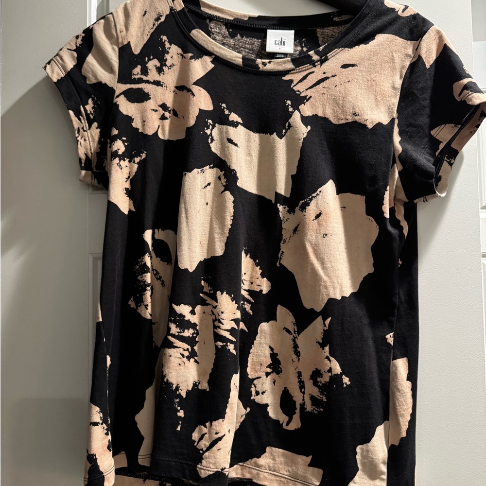 CAbi Black and Beige Floral-Print Short Sleeve Tee